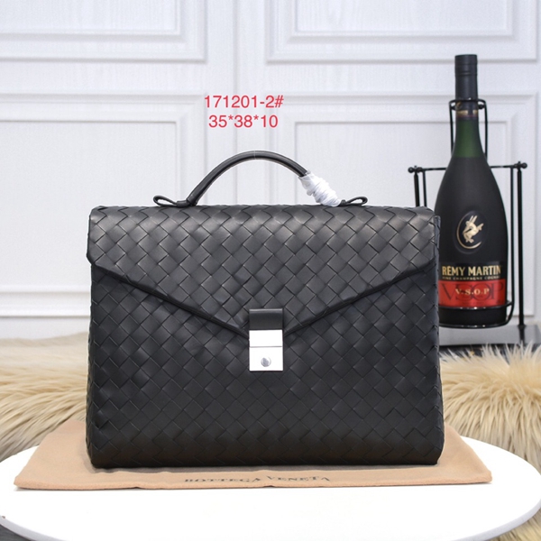 ボッテガヴェネタバッグ正面デザイン